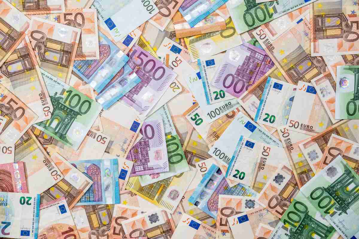 Banconota euro (AdobeStock)