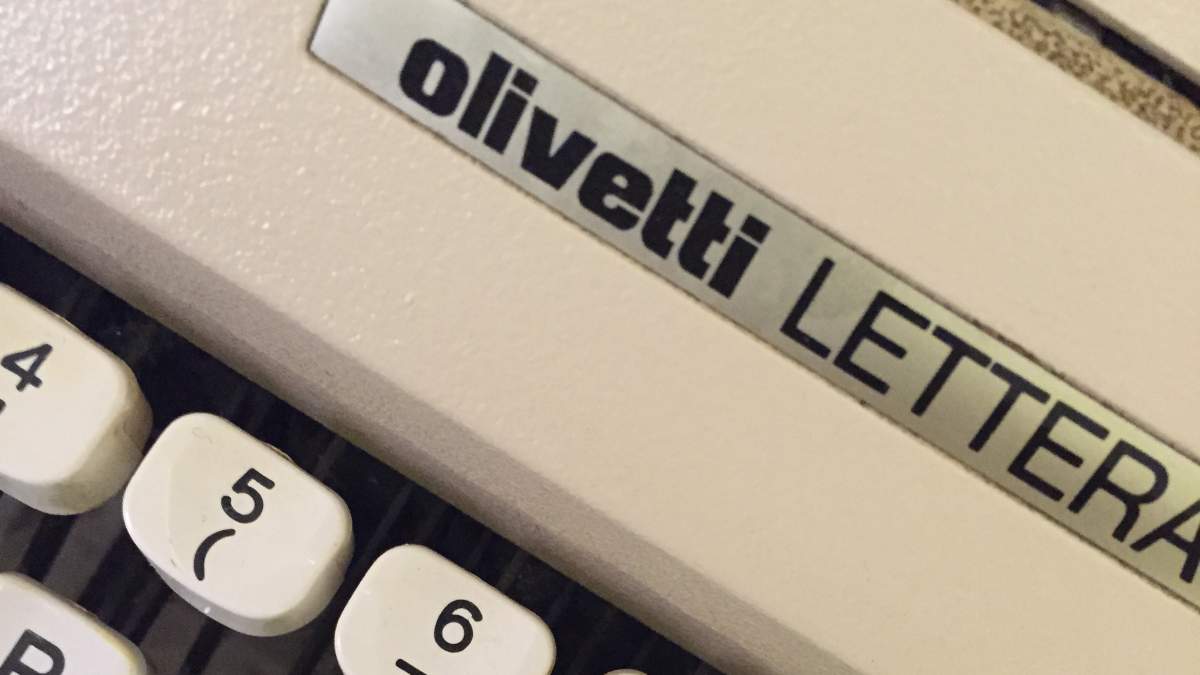 macchina da scrivere Olivetti