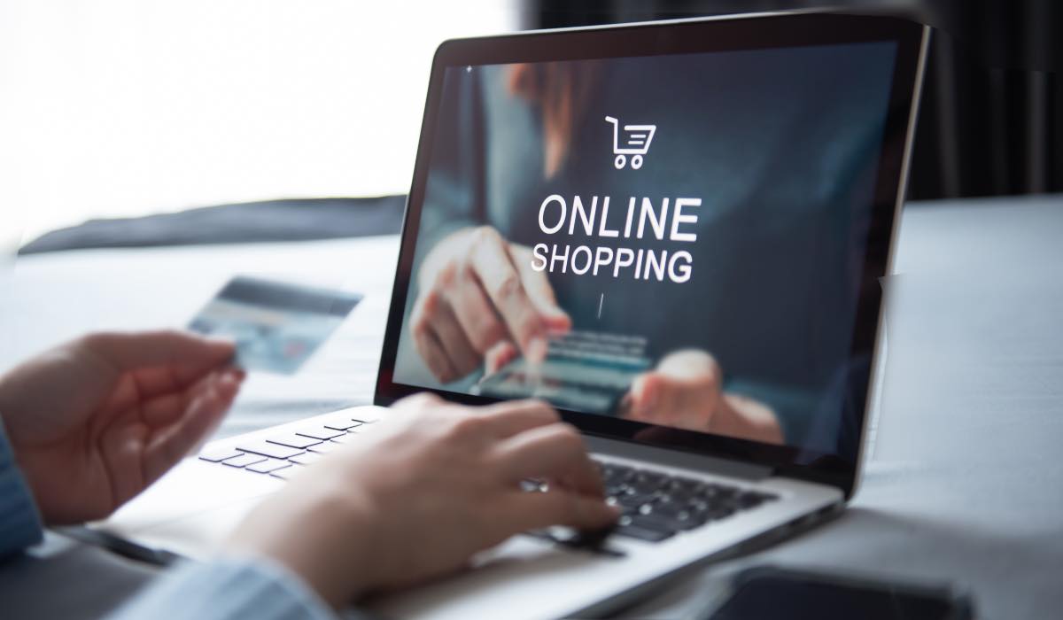 Acquisti online, l'errore da evitare e occhio al rischio trappole