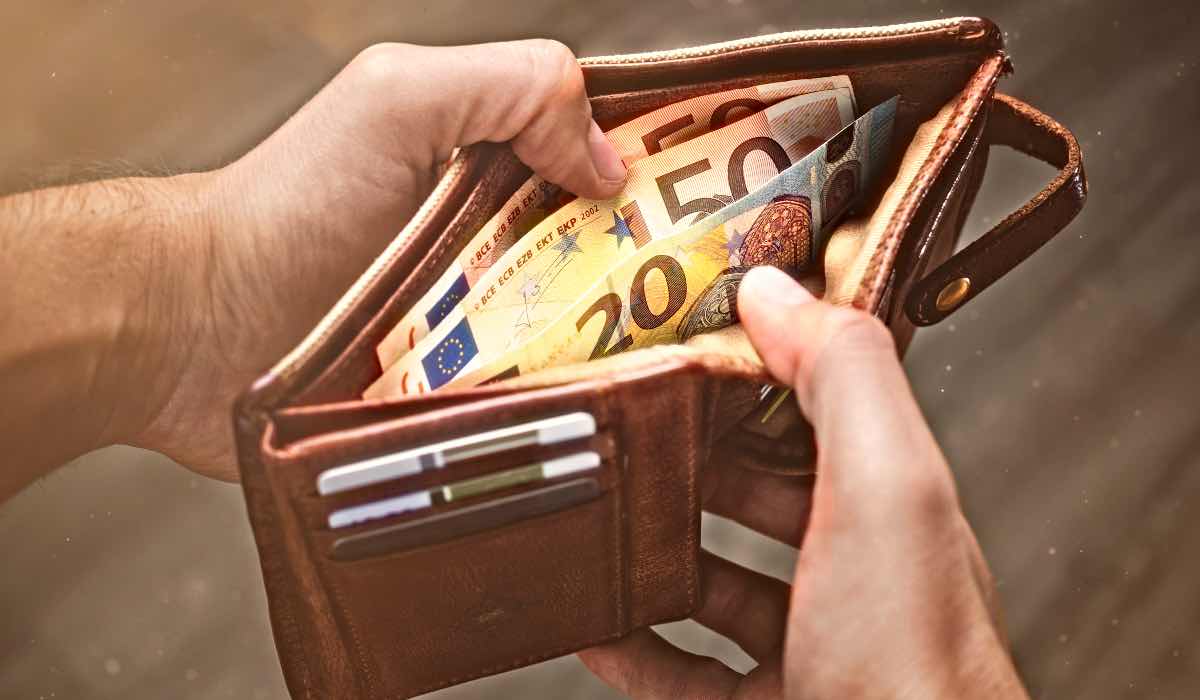 Pensioni, a marzo si dovrebbe sorridere: arrivano aumenti e 2 novità