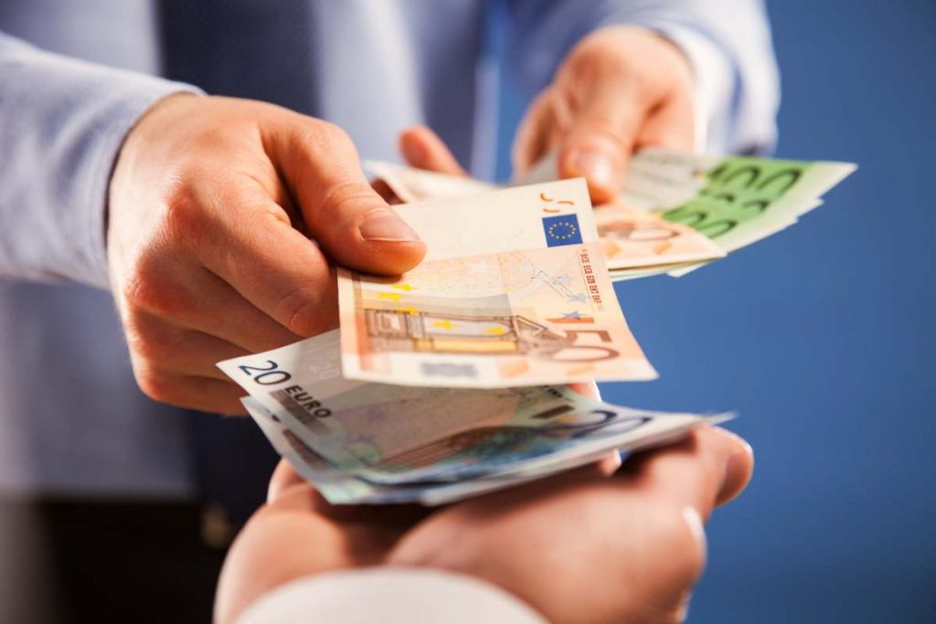 Soglia dei pagamenti in contante fino a 2.000 euro anche nel 2022