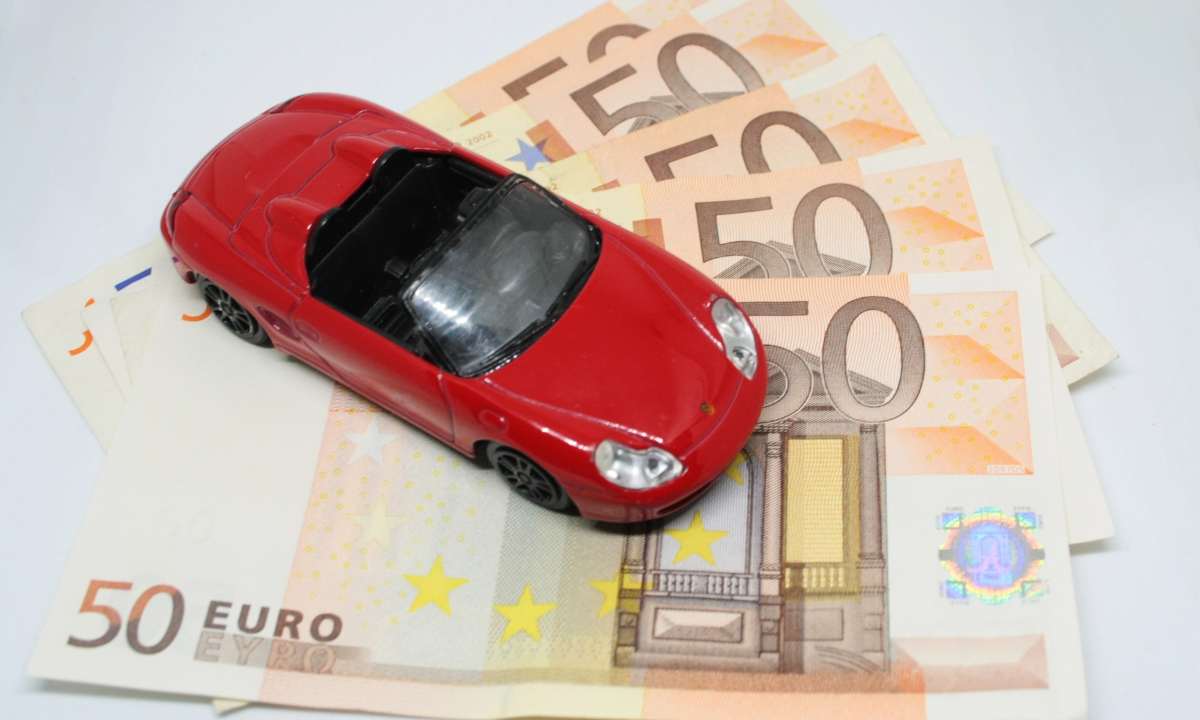 Assicurazione auto attenzione
