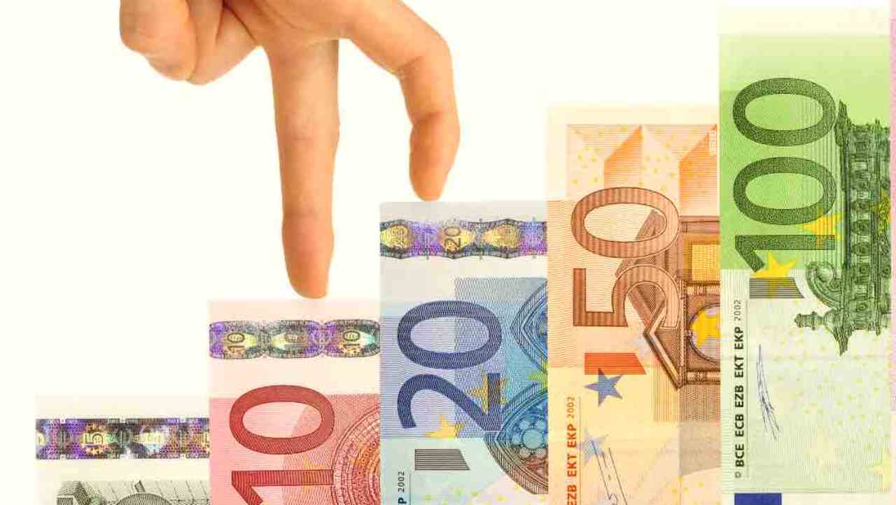 Spred, BTP e mutui con tassi alle stelle: si attende l'intervento della BCE