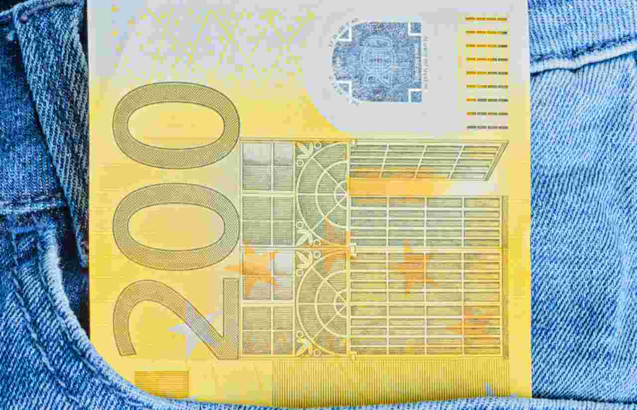 La beffa del bonus 200 euro una tantum, in tanti non lo riceveranno: l'elenco degli esclusi