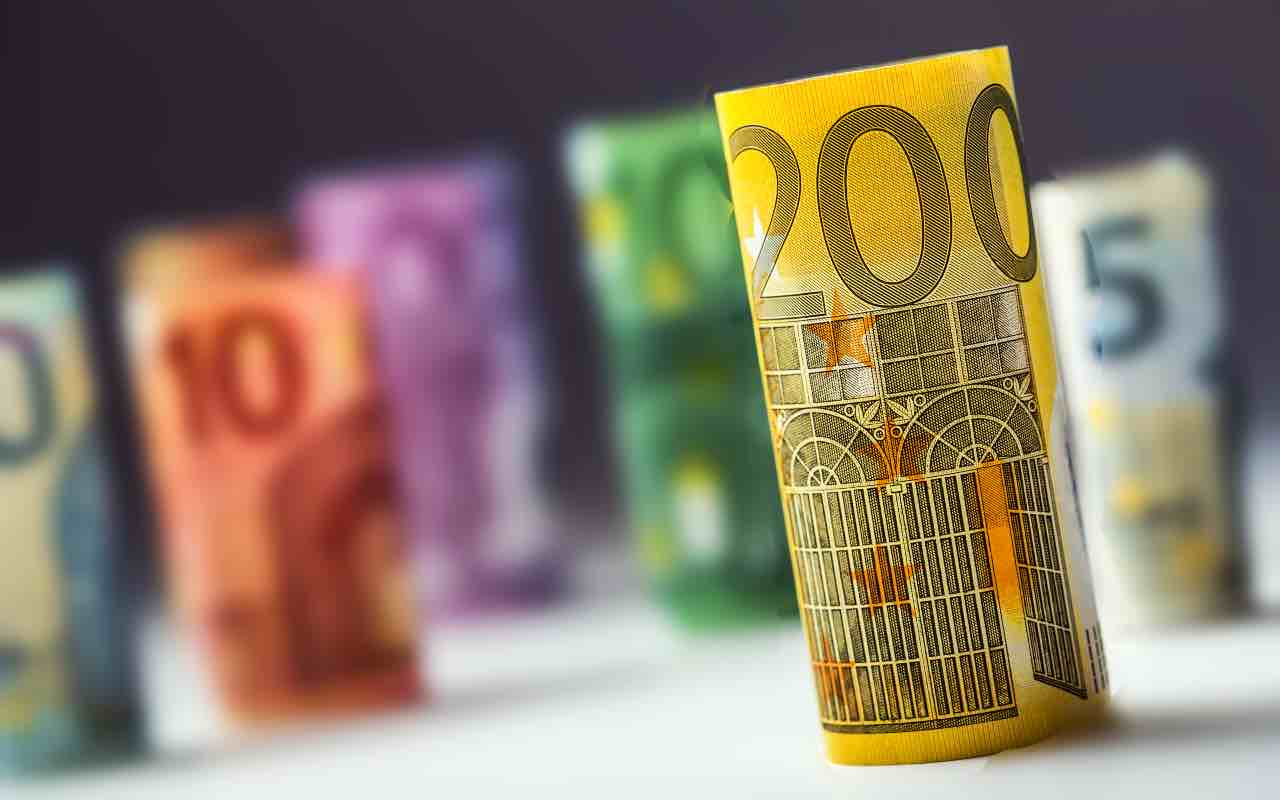 Il Bonus 200 euro si avvicina: occhio al modulo, richiesta e compilazione