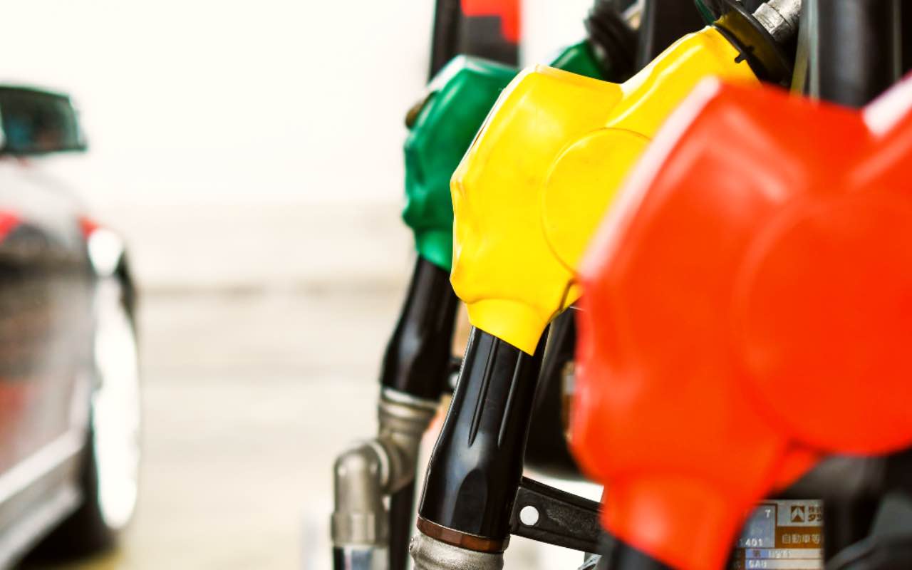 Carburanti, ci risiamo: il prezzo della benzina torna a salire