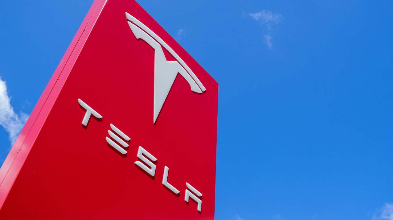 Tesla logo