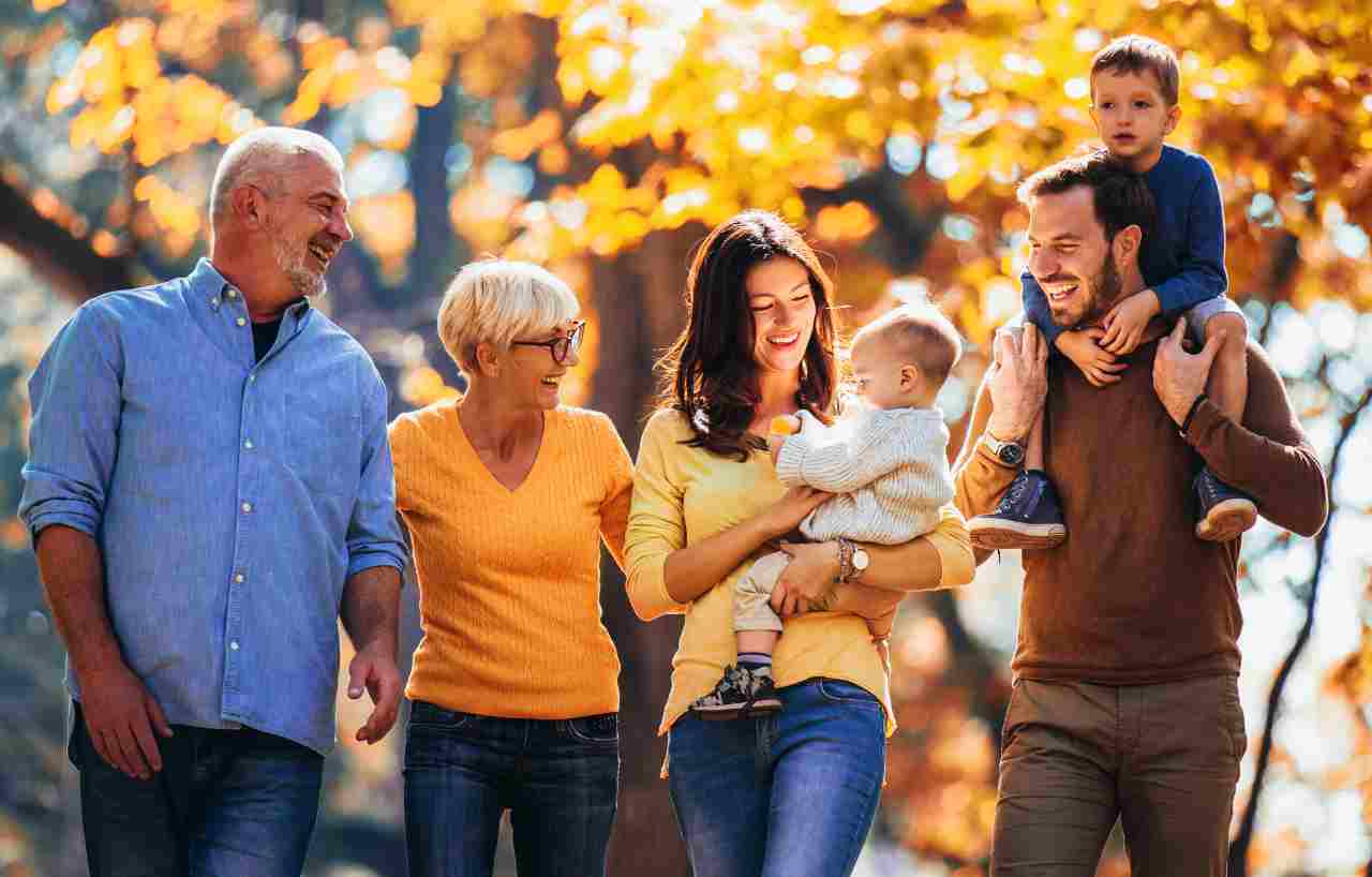 Set 16 Accessori Cabina Fotografica Riunione Di Famiglia – Gadget Per Foto A Tema Albero Felicità, Decorazioni E Scatti Divertenti Per Feste