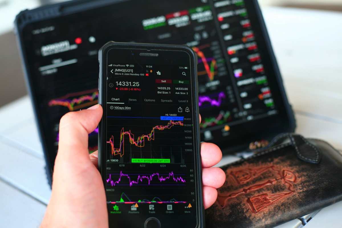 Consultazione dei mercati con pc e cellulare