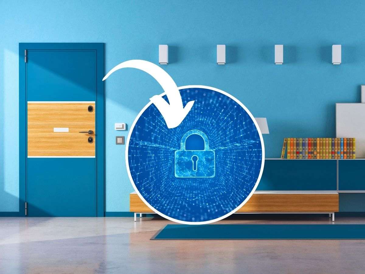 sfondo interno casa e tondo con lucchetto indicato da freccia