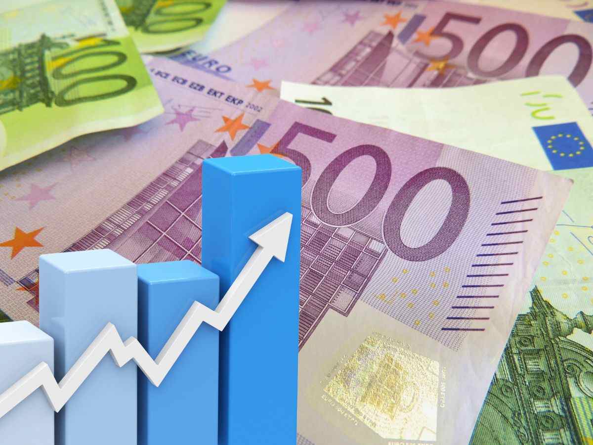sfondo banconote euro e grafico in crescita