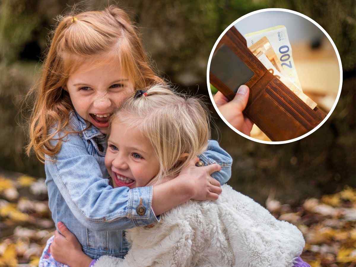 sfondo bambine abbracciate e tondo con portafoglio pieno di banconote euro