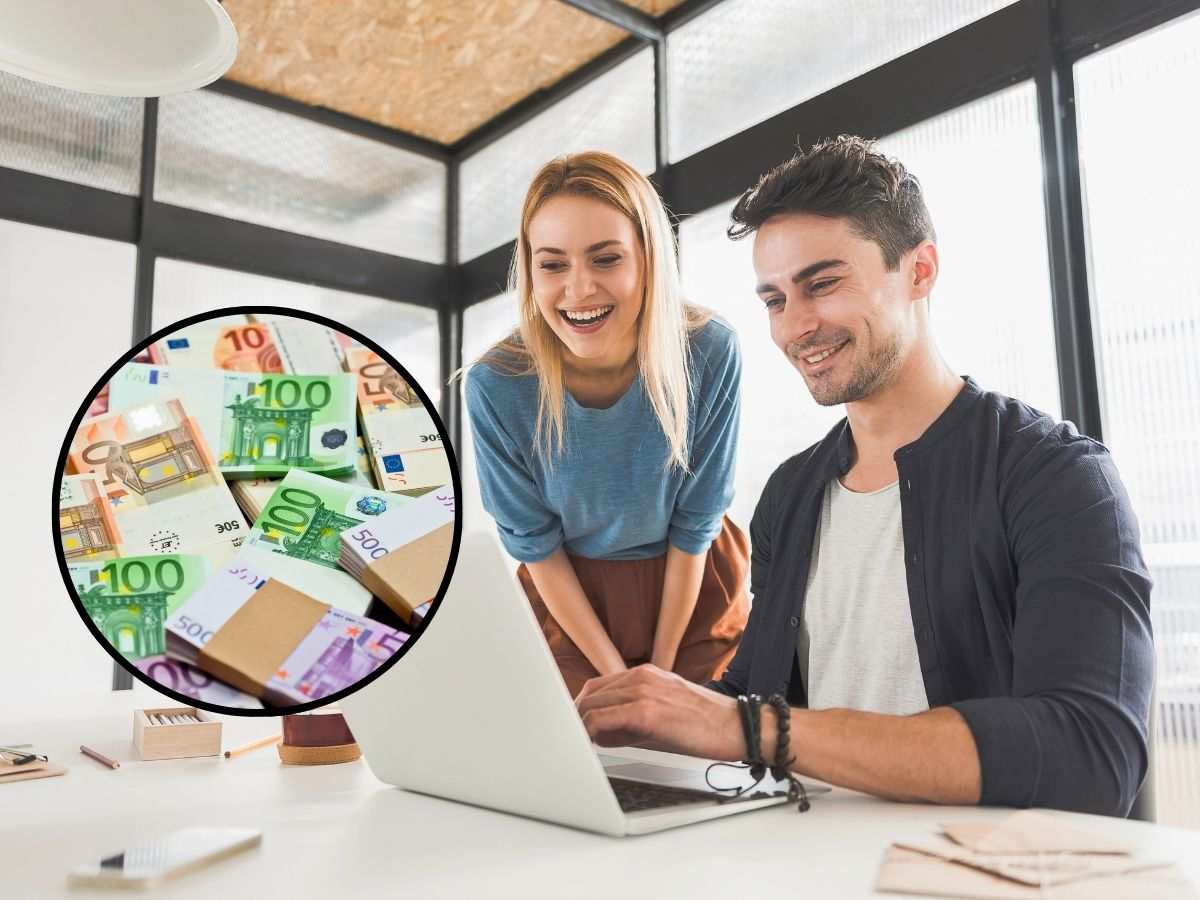 sfondo coppia felice al pc e tondo con banconote euro