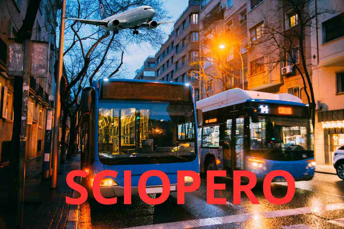 autobus aereo e scritta sciopero