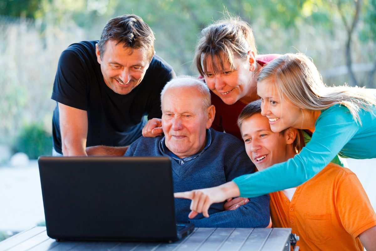Persone che mostrano interesse