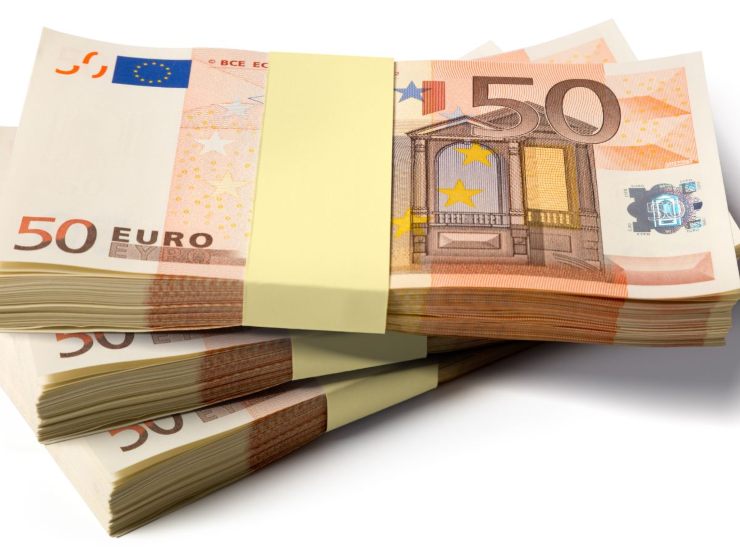 mazzette con banconote da 50 euro