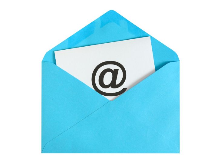 busta con simbolo chiocciola di email