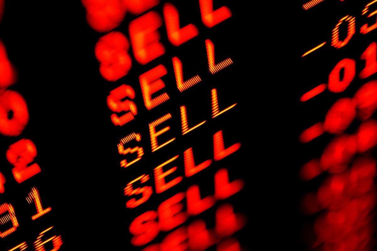 Tabellone con scritte SELL
