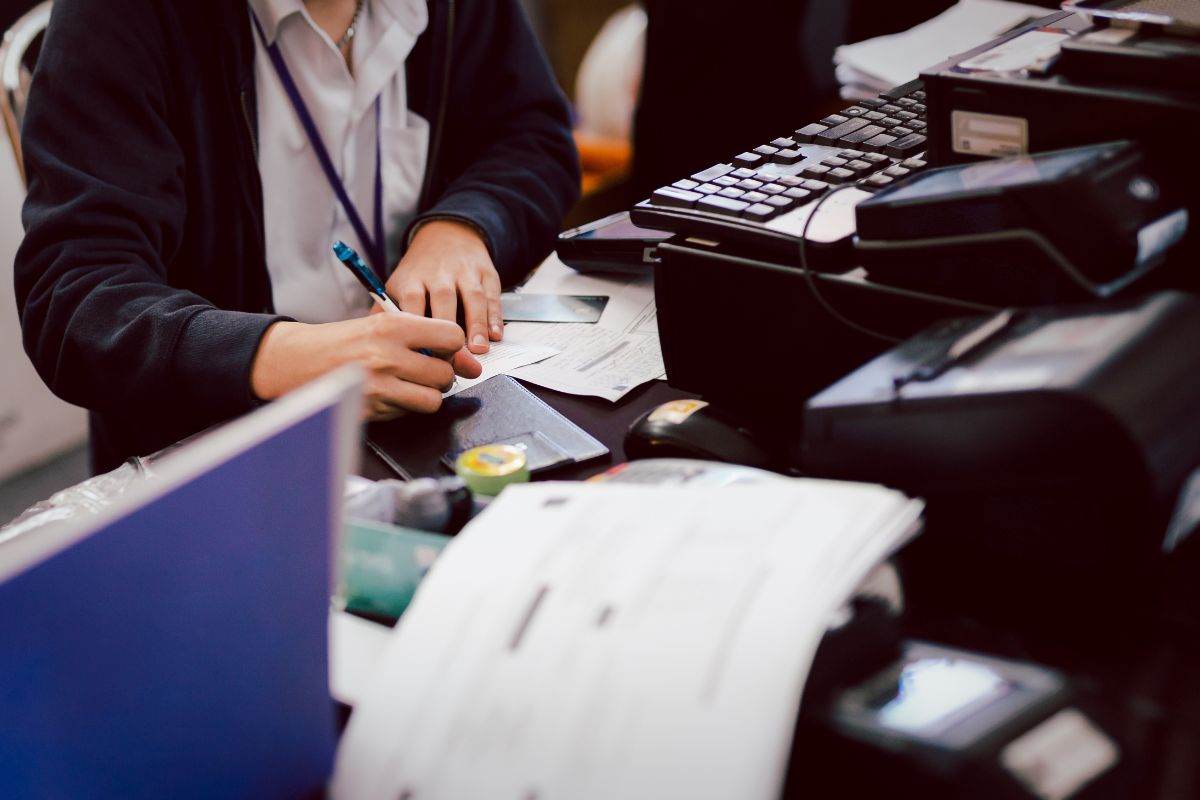 Analista al lavoro