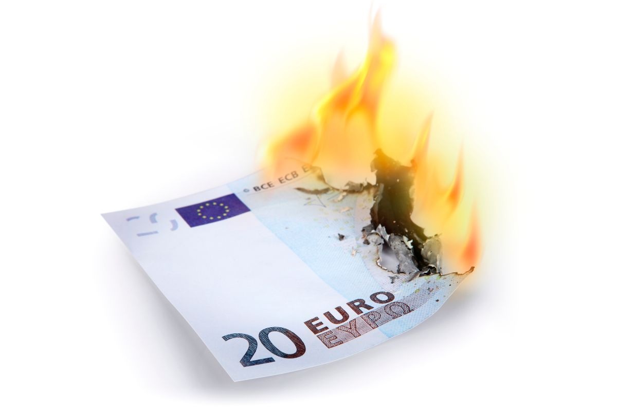 20 euro che brucia