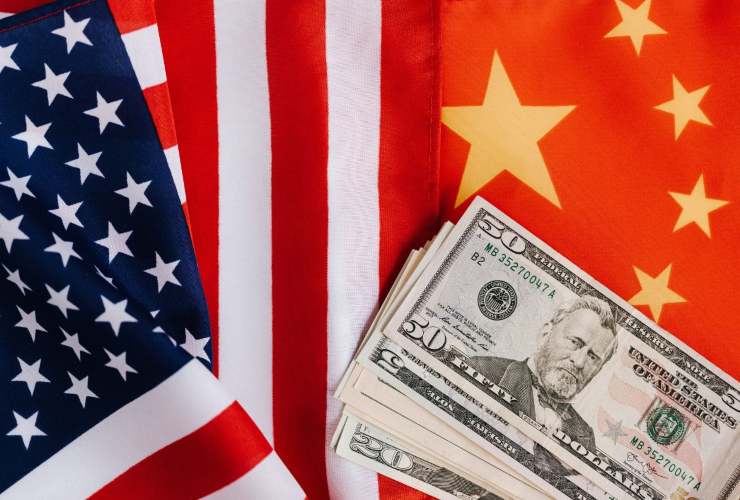 Bandiera americana e dollari