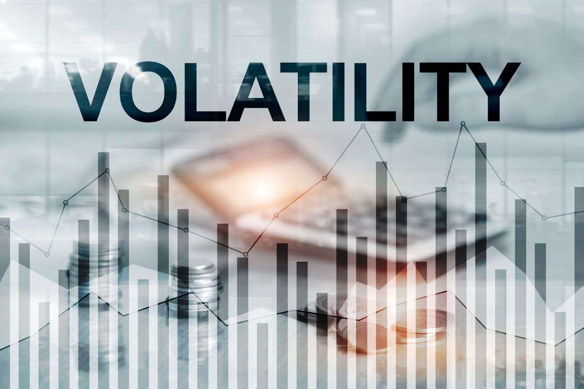 Grafico, calcolatrice e parola volatility