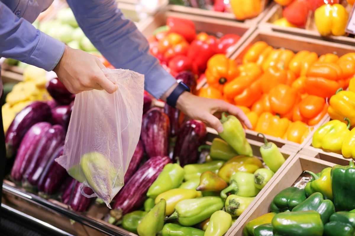 Persona al mercato