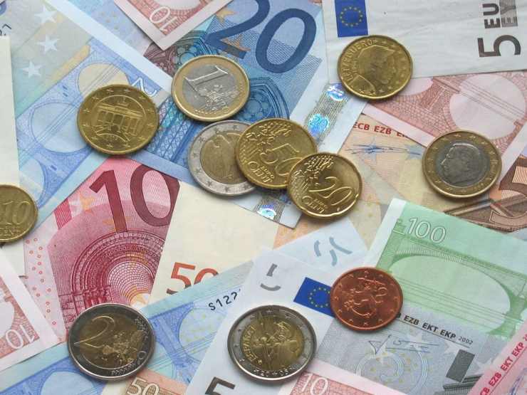 banconote e monete euro