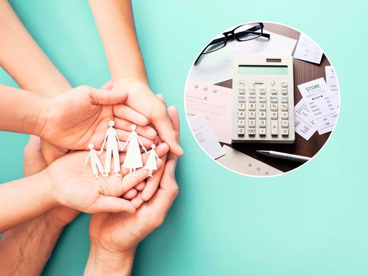 sfondo mani che tengono sagome famiglia e tondo con calcolatrice e scontrini