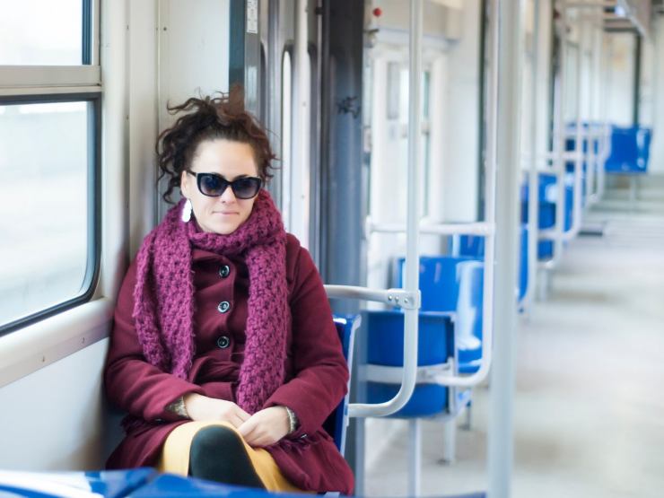 donna su trasporto pubblico