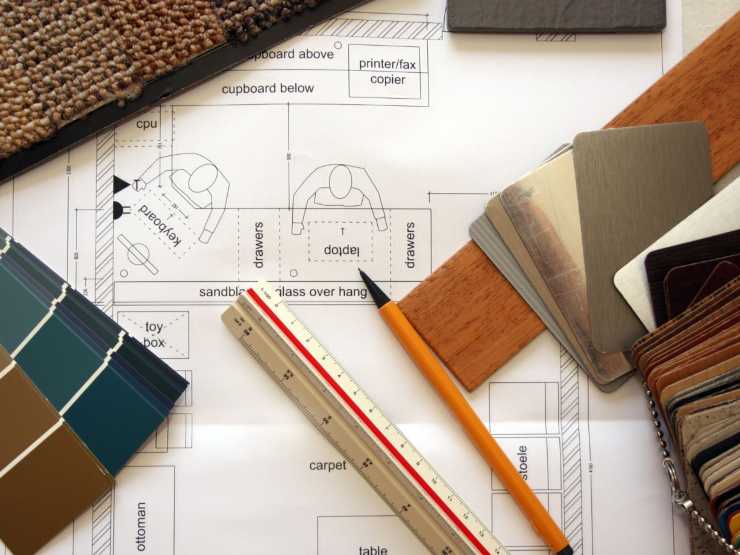 disegno e oggetti per misurare ristrutturazione