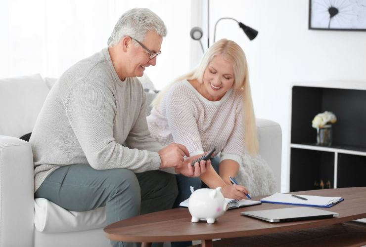 Persone che parlano della riforma pensioni