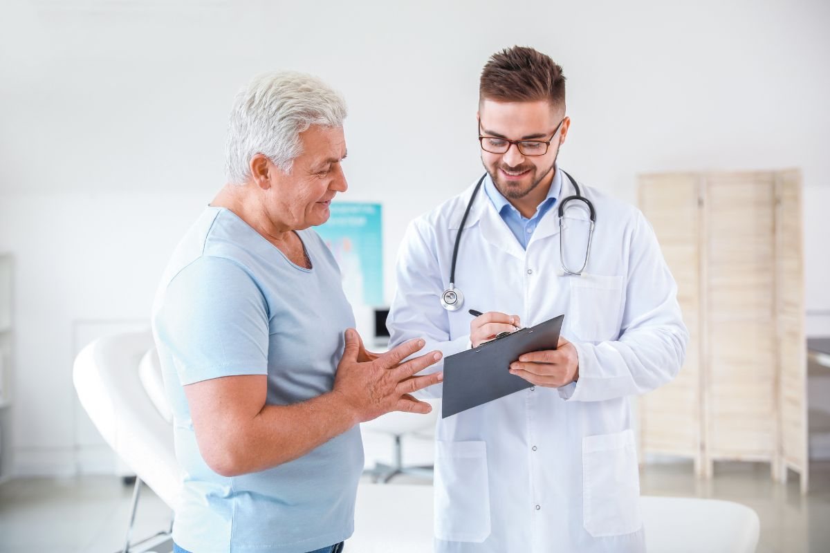 medico con paziente