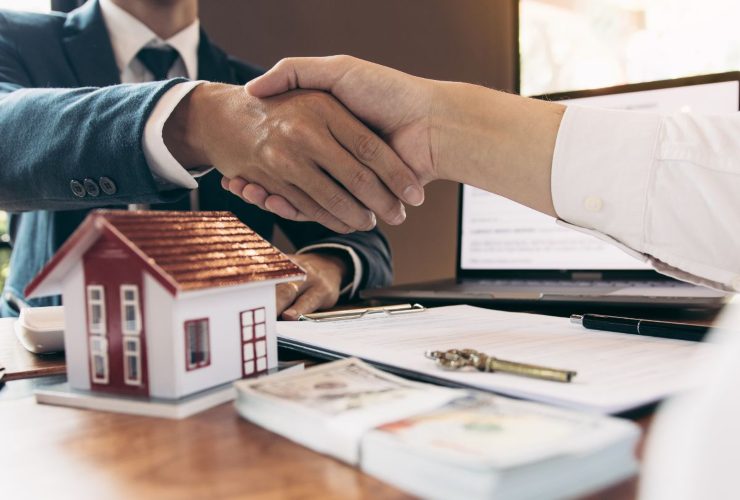 acquisto casa e stretta di mano