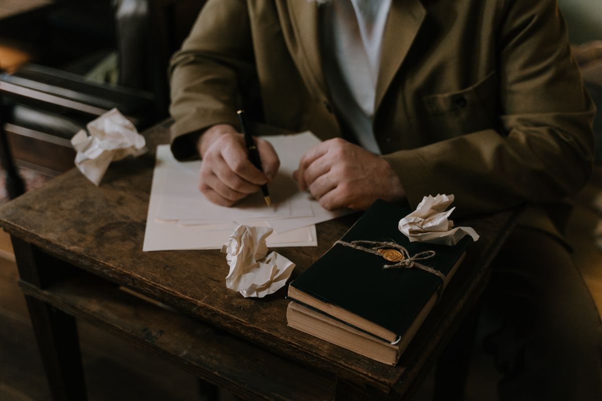 persona che scrive testamento