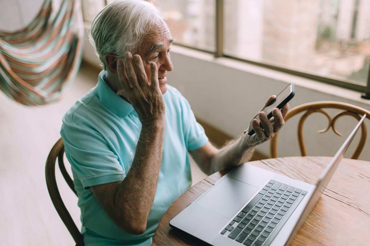 pensionato preoccupato per le sentenze della Cassazione