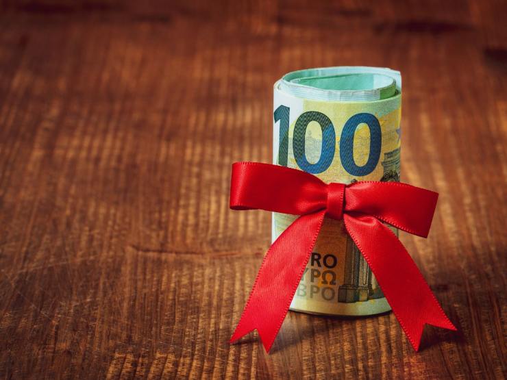 Soldi con fiocco rosso